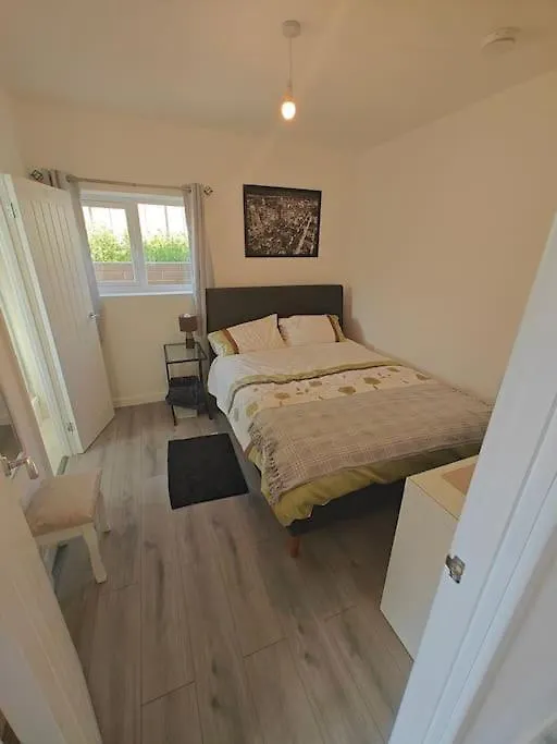 Stunning 4 Bed House Ideal For Contractors Southampton 0*,  United Kingdom